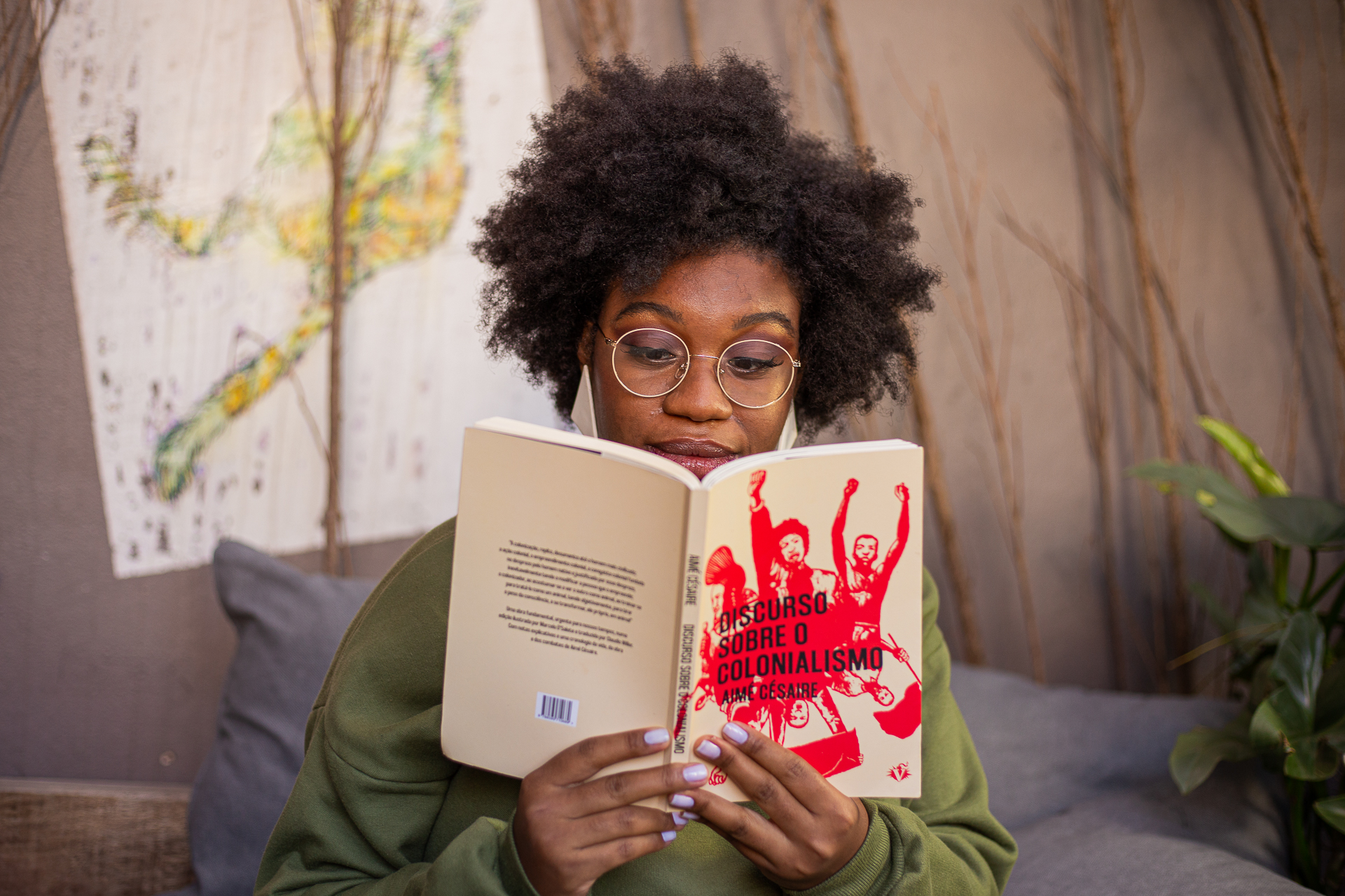 Bruna Crioula lendo Aimé Césaire